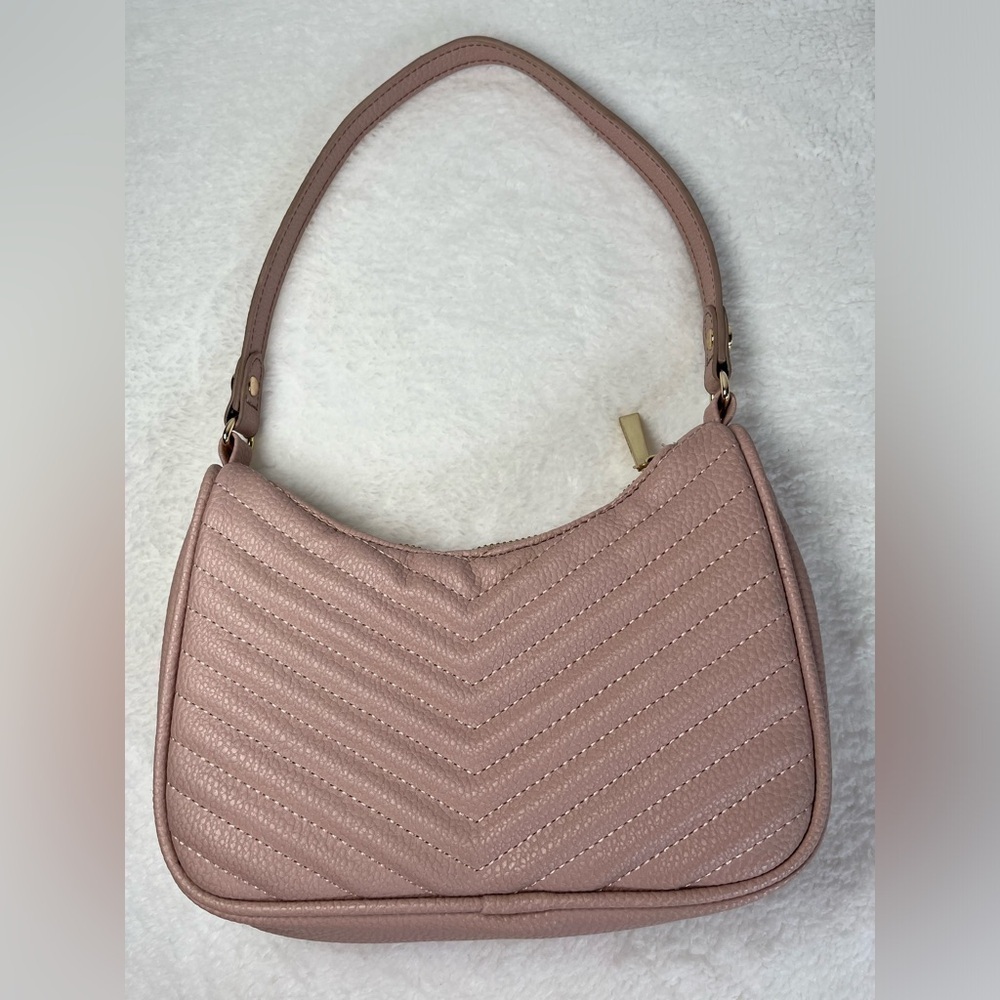 Steve Madden Light Blush Small Handbag with Gold Hardware. - Picture 2 of 9